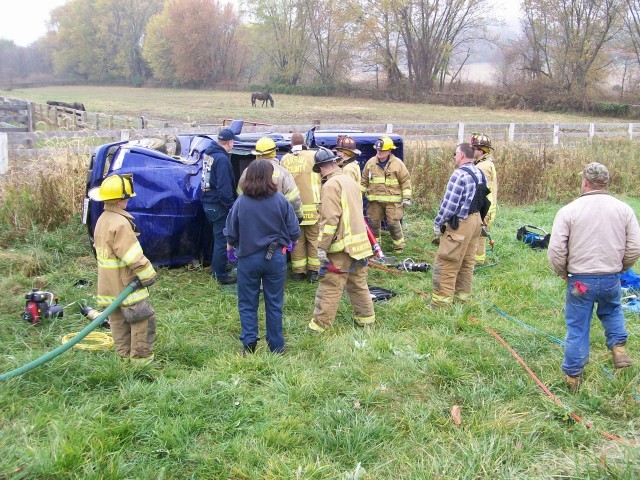 Vehicle collision with one trapped, 11-14-2007