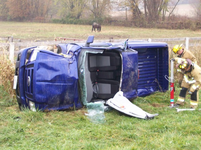 Vehicle collision with one trapped, 11-14-2007