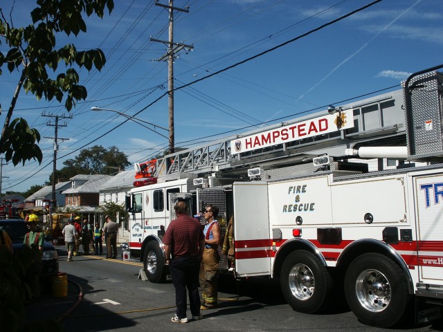 Apartment Fire 08-24-06 along RT 30 in Manchester