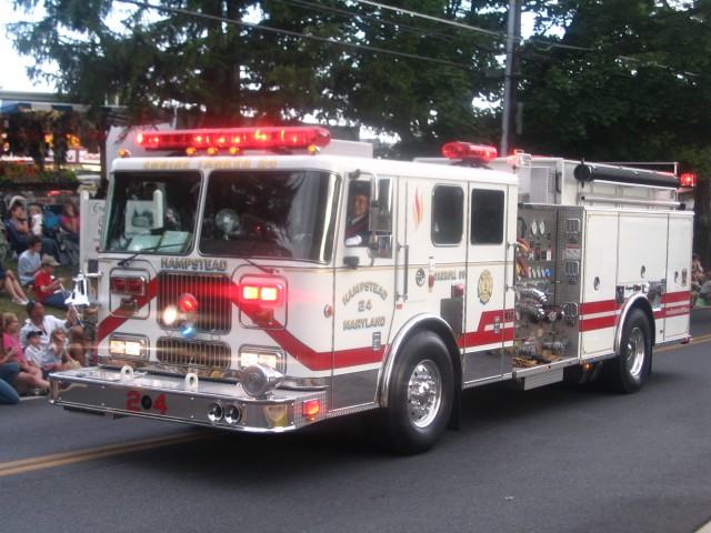 Manchester Parade, 07-01-2008. Engine/Tanker 24 - Awarded &quot;Best Appearing Fire Department Engine&quot;.