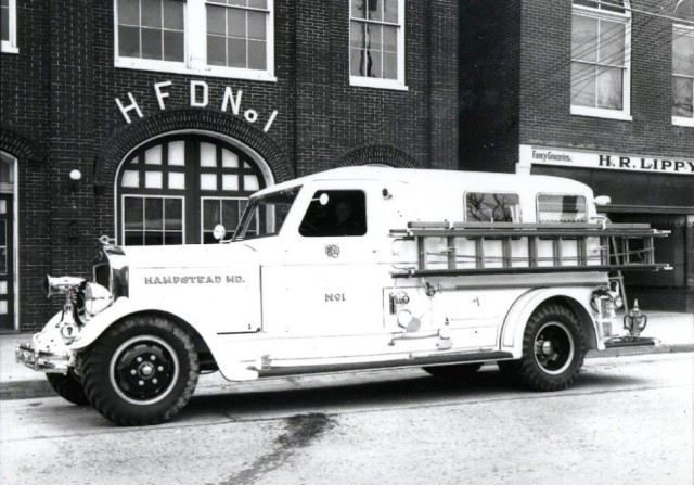 1936 American LaFrance sedan, driver unknown.