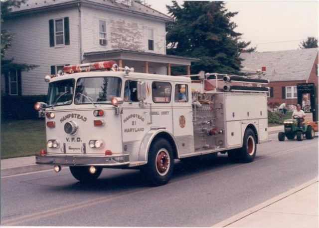 E-21 - 1979 Seagrave 1000 gallon booster tank & 1000 gpm pump